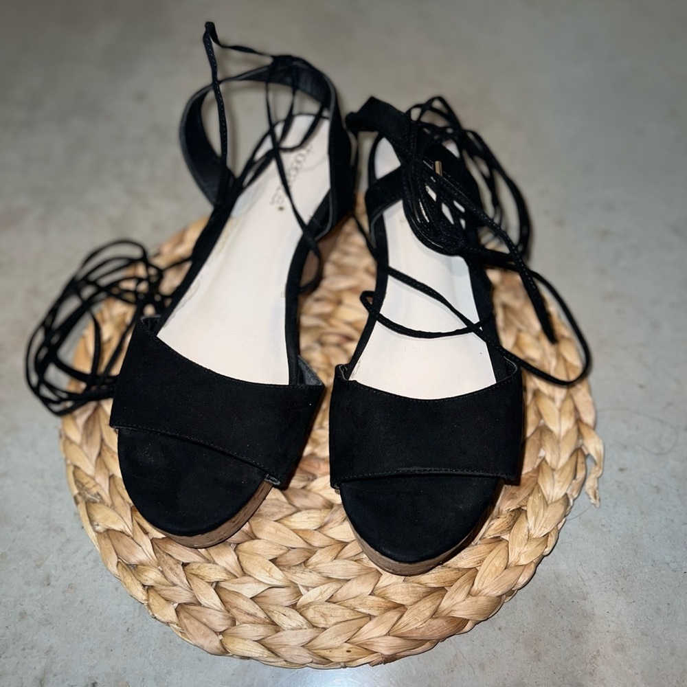 Lace Up Platform Sandals - Picture 1 of 4